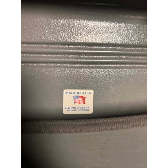 Plastic Laptop Case/Brief Case - Picture 3 of 3